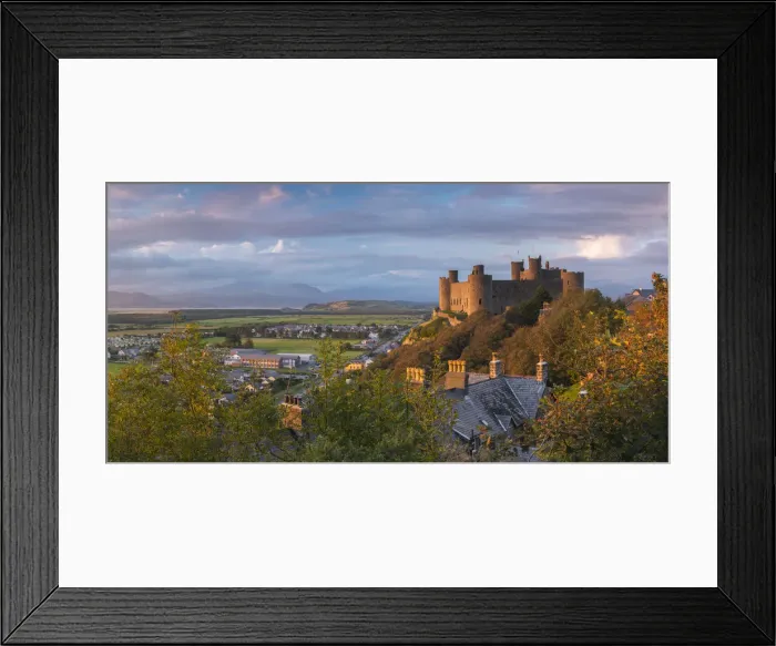 Framed Print : Uk, Wales, Gwynedd, Harlech, Harlech Castle, Mountains of Snowdonia National Park beyond