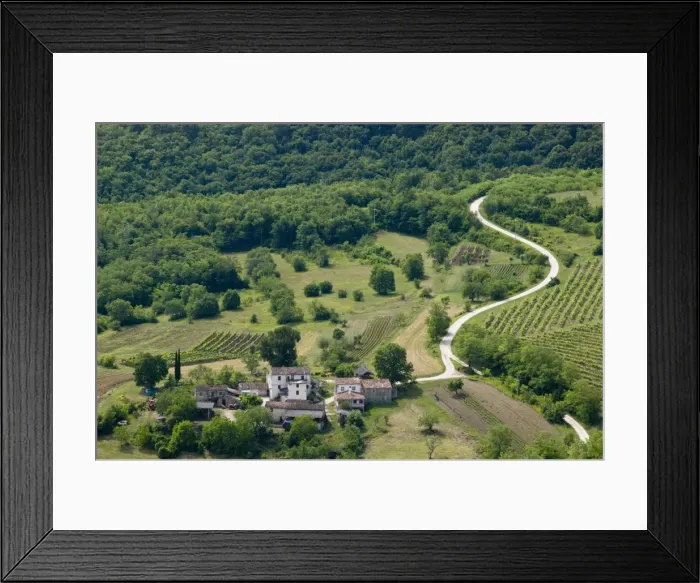 Framed Print : Croatia, Istria, Motovun, Countryside landscape Framed Print : Croatia, Istria, Motovun, Countryside landscape