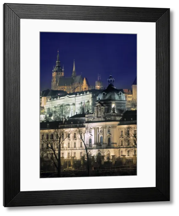 Framed Print : Castle & St Vitus Cathedral, Prague, Czech Republic Framed Print : Castle & St Vitus Cathedral, Prague, Czech Republic