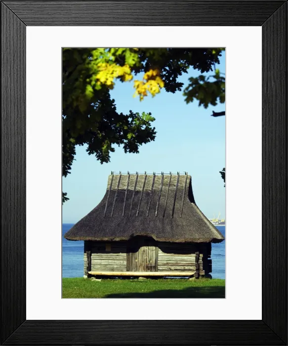 Framed Print : A Traditional Thatched Roof Farm House Framed Print : A Traditional Thatched Roof Farm House