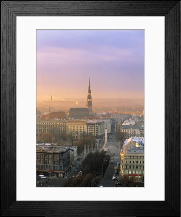Framed Print : Freedom Monument & St Framed Print : Freedom Monument & St
