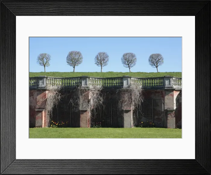 Framed Print : Lower park, Venus garden, Peterhof, near St Framed Print : Lower park, Venus garden, Peterhof, near St