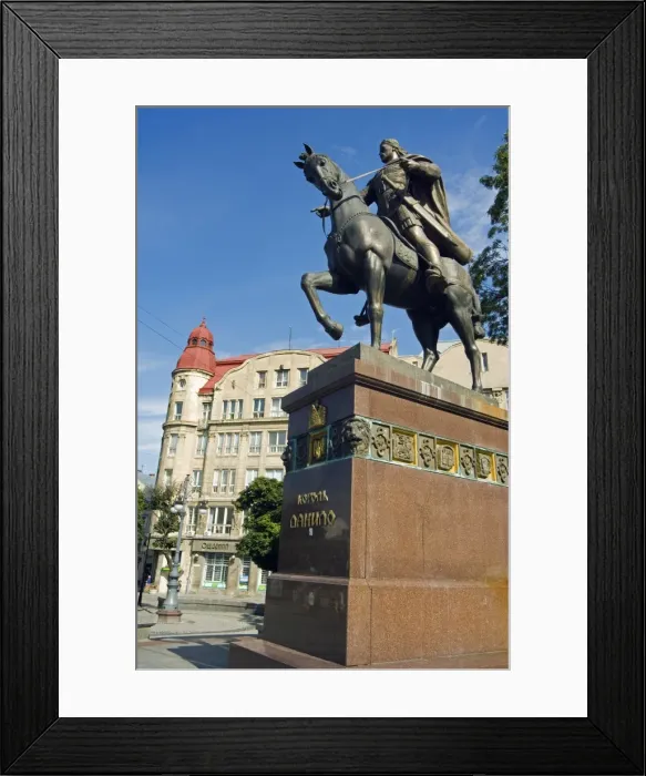 Framed Print : Equestrian Statue Framed Print : Equestrian Statue