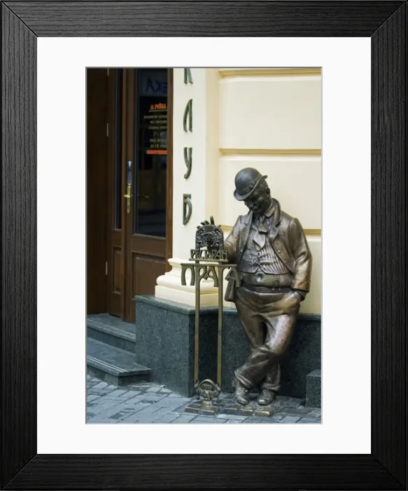 Framed Print : Ukraine Lviv Old Town Unesco World Heritage Bronze Statue outside Cafe Framed Print : Ukraine Lviv Old Town Unesco World Heritage Bronze Statue outside Cafe