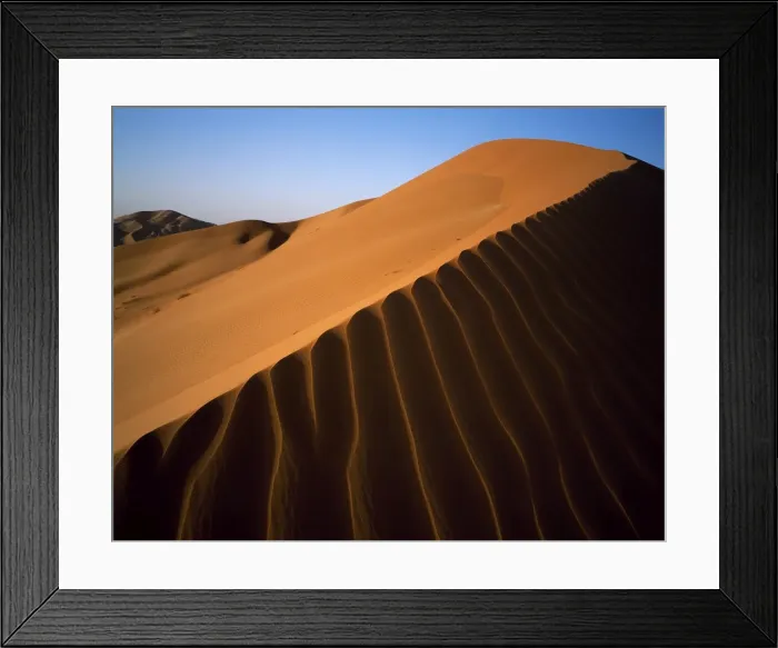 Framed Print : Evening light on the dunes in Ramlat Fasad Framed Print : Evening light on the dunes in Ramlat Fasad