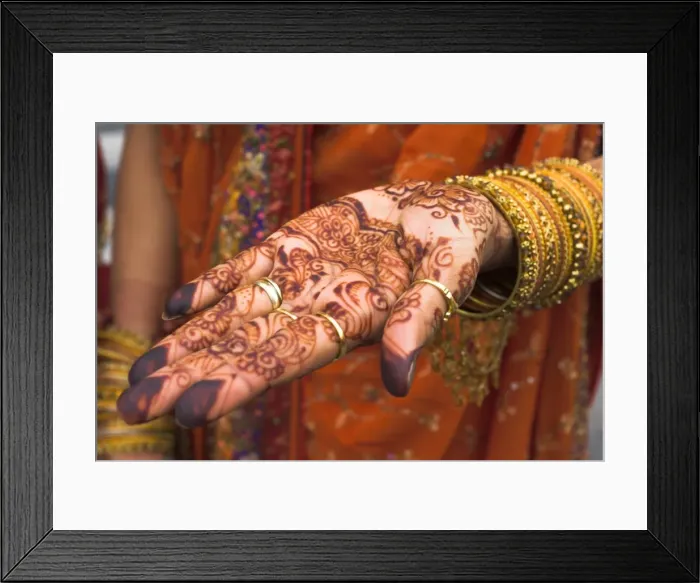 Framed Print : Dubai, United Arab Emirates Framed Print : Dubai, United Arab Emirates