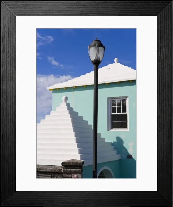 Framed Print : Bermuda, traditional white stone roofs on colourful Bermuda houses