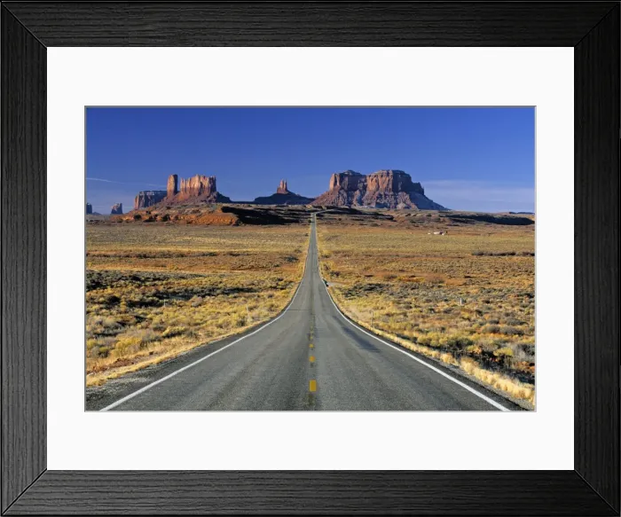 Framed Print : Monument Valley Framed Print : Monument Valley