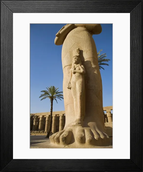 Framed Print : A colossal statue of Ramses II with his daughter Benta-anta Framed Print : A colossal statue of Ramses II with his daughter Benta-anta