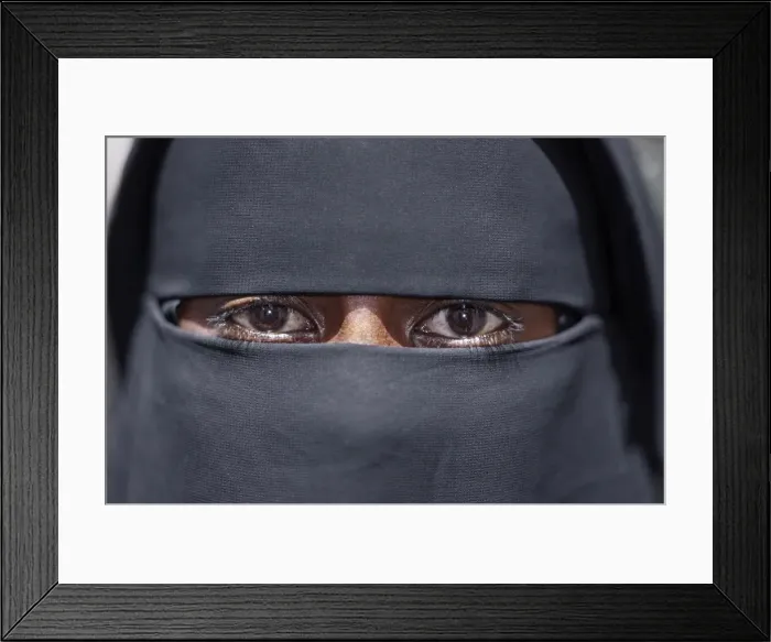 Framed Print : The eyes of a Lamu woman wearing a traditional black Framed Print : The eyes of a Lamu woman wearing a traditional black