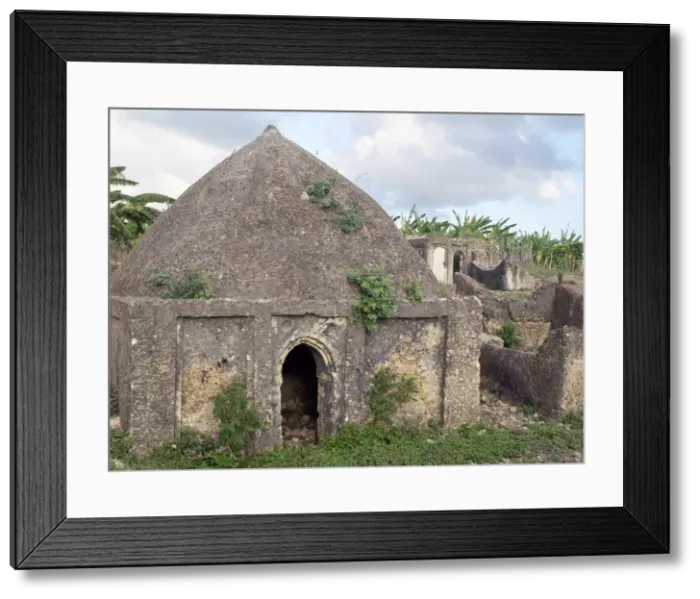 Framed Print : The 17th century tomb of Mwenya Bunu among ruins on