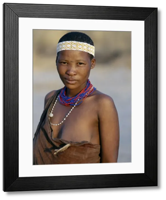 Framed Print : An attractive !Kung woman