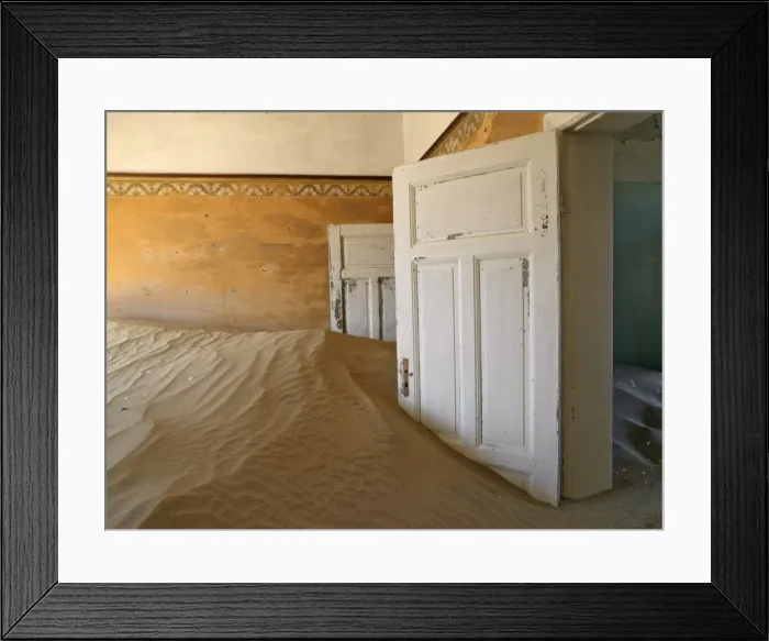 Framed Print : A scene in the deserted diamond-mining town of Kolmanskop Framed Print : A scene in the deserted diamond-mining town of Kolmanskop