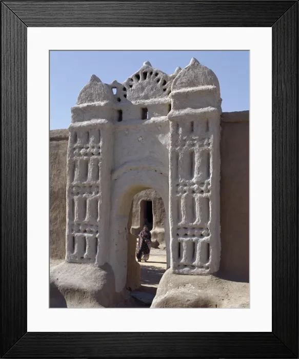 Framed Print : Traditional Nubian architecture at a gate in the village Framed Print : Traditional Nubian architecture at a gate in the village