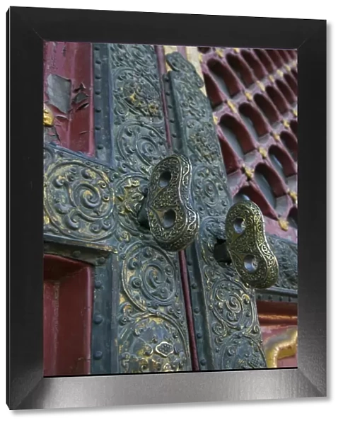 China, Beijing, The Forbidden City, Hall of Supreme Harmony, door