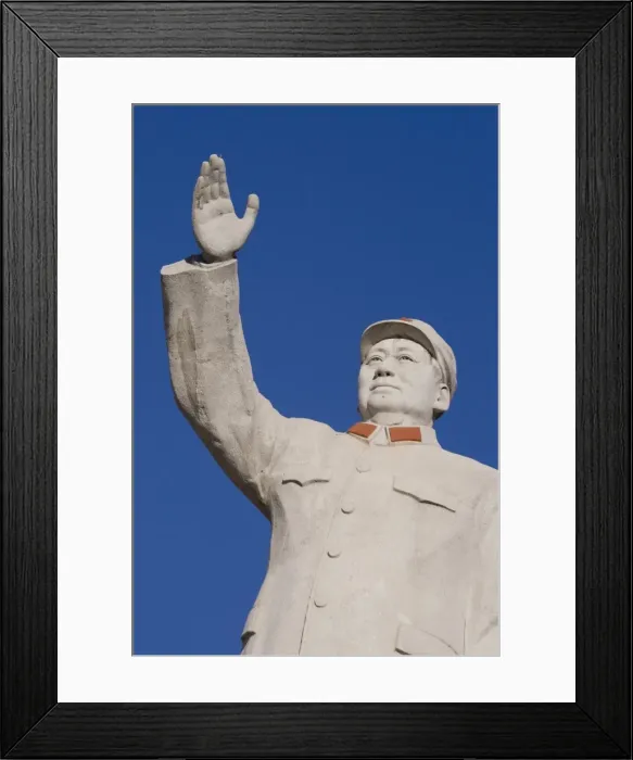 Framed Print : Mao Tse Tung Statue, UNESCO town of Lijiang, Yunnan Province