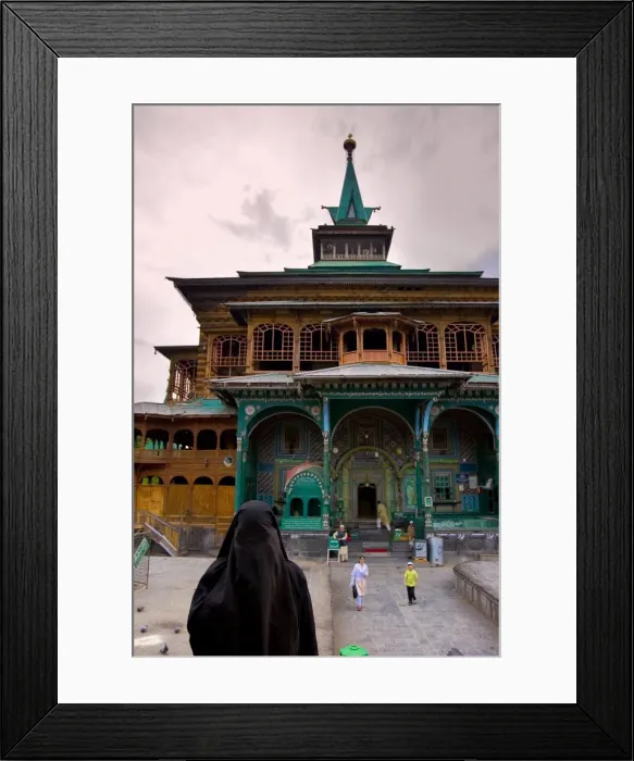 Framed Print : Local people at the Mosque on Daal Lake Framed Print : Local people at the Mosque on Daal Lake
