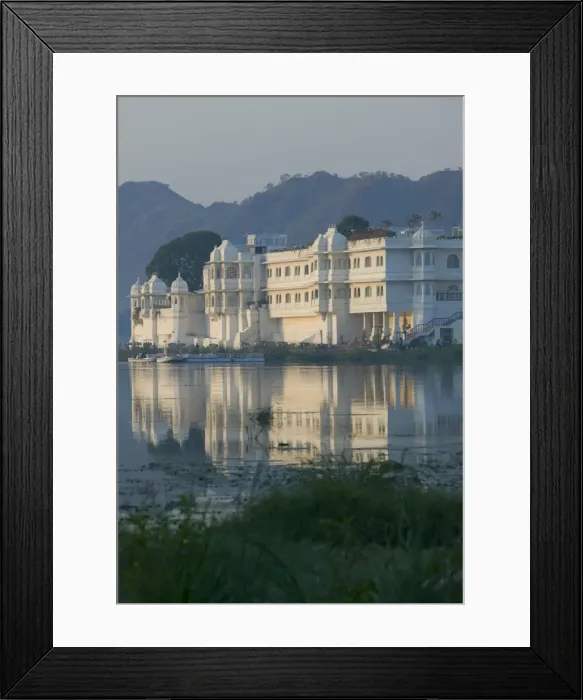 Framed Print : Lake Palace Hotel and Lake Pichola, Udaipur, Rajasthan, India Framed Print : Lake Palace Hotel and Lake Pichola, Udaipur, Rajasthan, India
