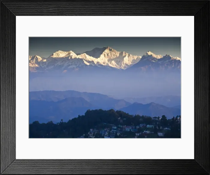 Framed Print : India, West Bengal, Darjeeling and Kanchenjunga Framed Print : India, West Bengal, Darjeeling and Kanchenjunga