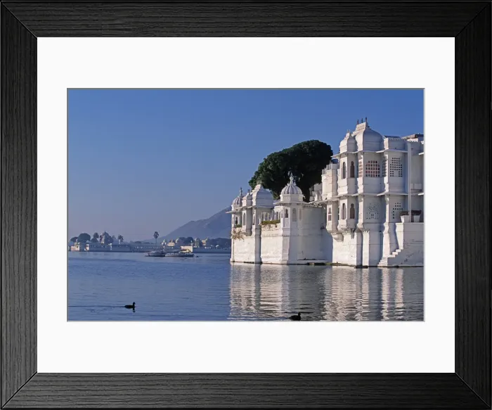 Framed Print : The Lake Palace Hotel appears to float on Lake Pichola