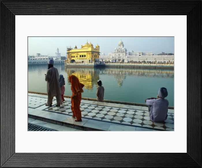 Framed Print : Sikh pilgrims by Amrit Sarovar Framed Print : Sikh pilgrims by Amrit Sarovar