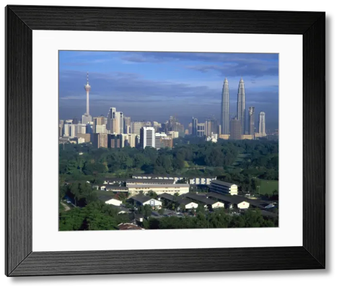 Framed Print : Twin Towers of the Petronas Building, Kuala Lumpur, Malaysia Framed Print : Twin Towers of the Petronas Building, Kuala Lumpur, Malaysia