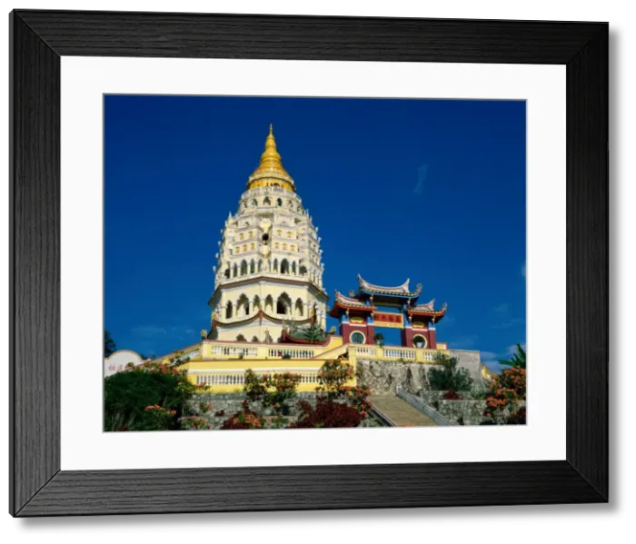 Framed Print : Kek Lok Si Temple / Pagoda of Ten Thousand Buddhas Framed Print : Kek Lok Si Temple / Pagoda of Ten Thousand Buddhas