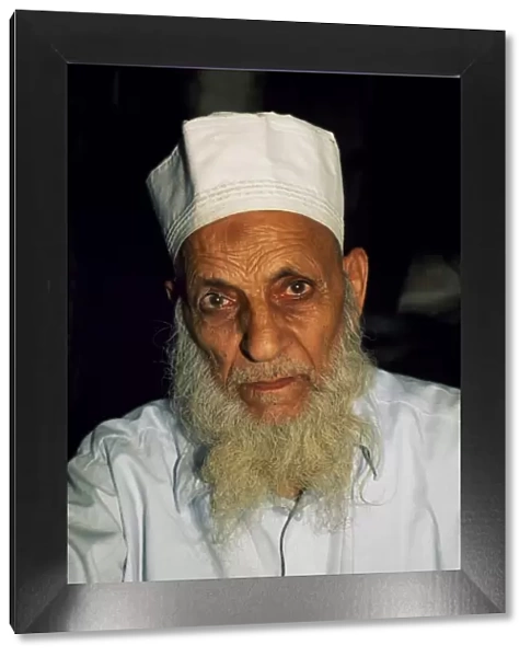 An elderly resident of Lahore