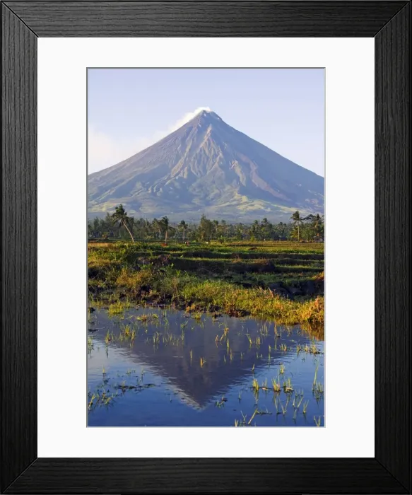 Framed Print : Philippines, Luzon Island, Bicol Province, Mount Mayon (2462m) Framed Print : Philippines, Luzon Island, Bicol Province, Mount Mayon (2462m)
