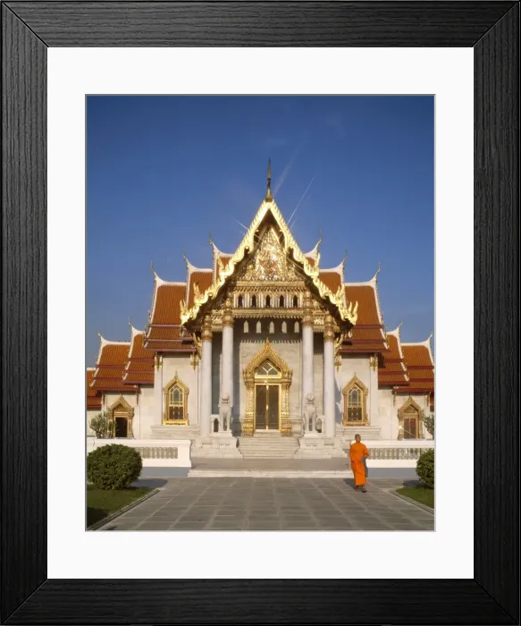 Framed Print : Marble Temple (Wat Benchamabophit) / Monk Framed Print : Marble Temple (Wat Benchamabophit) / Monk