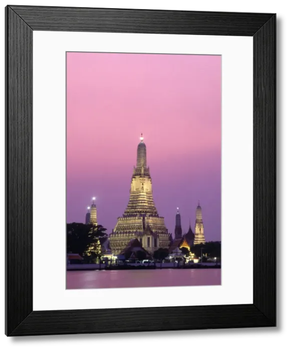 Framed Print : Temple of Dawn (Wat Arun) & Chao Phraya River / Night View Framed Print : Temple of Dawn (Wat Arun) & Chao Phraya River / Night View