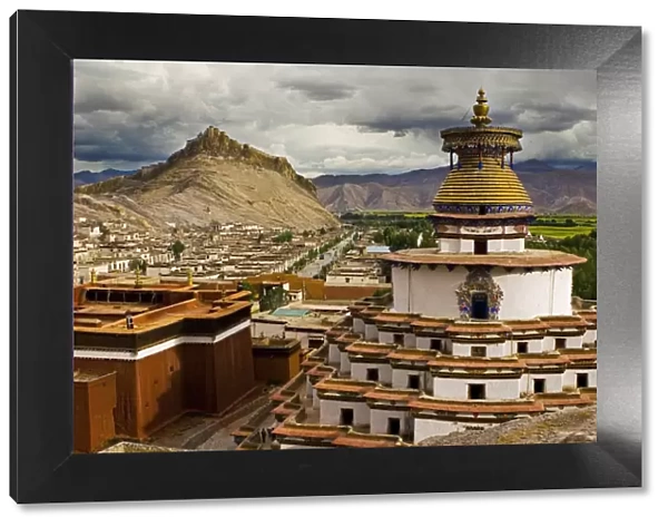 Gyantse monastery, along the friendship highway, Tibet