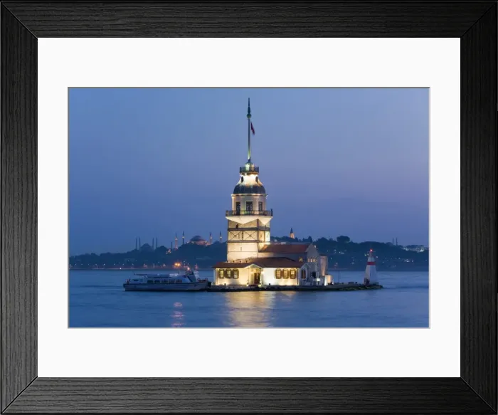 Framed Print : Kizkulesi (Maidens Tower), Bosphorus river, Istanbul, Turkey