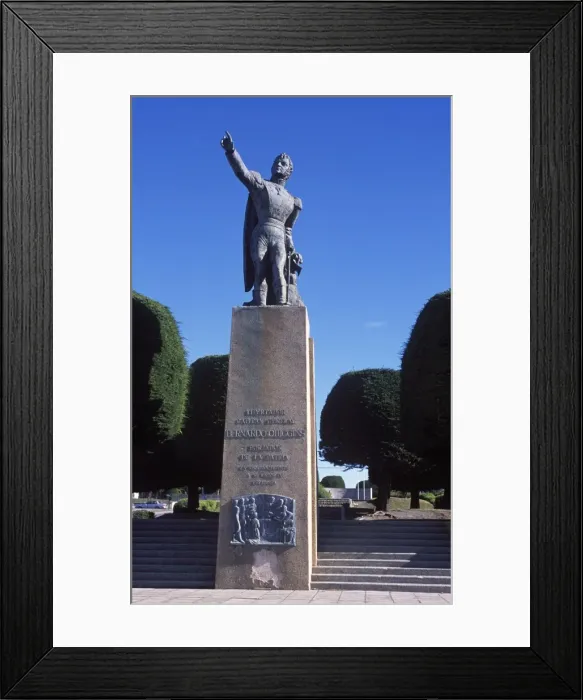 Framed Print : Statue of Chiles Liberator Framed Print : Statue of Chiles Liberator