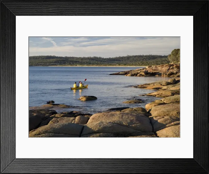 Framed Print : Sea kayakers in Coles Bay on the Freycinet Framed Print : Sea kayakers in Coles Bay on the Freycinet