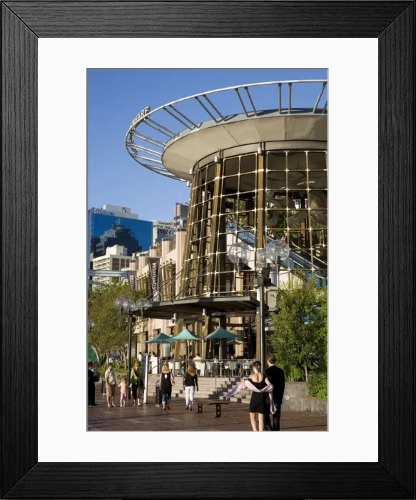 Framed Print : The bars and reataurants of Cockle Bay Wharf in Darling Harbour