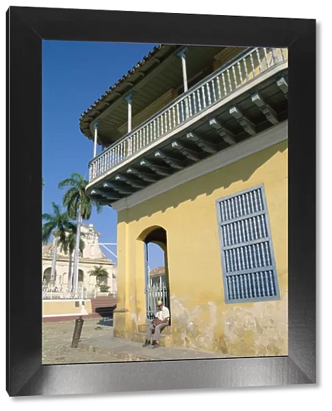 Street Scene  /  Colonial Balconies