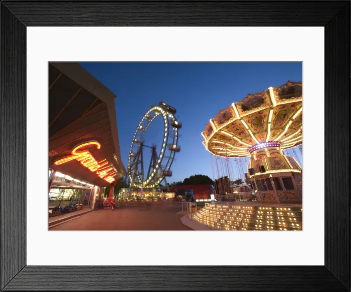 Framed Print : Giant Ferris Wheel Framed Print : Giant Ferris Wheel