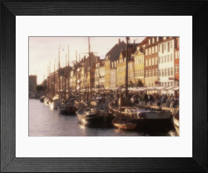 Framed Print : Nyhavn Harbour Framed Print : Nyhavn Harbour