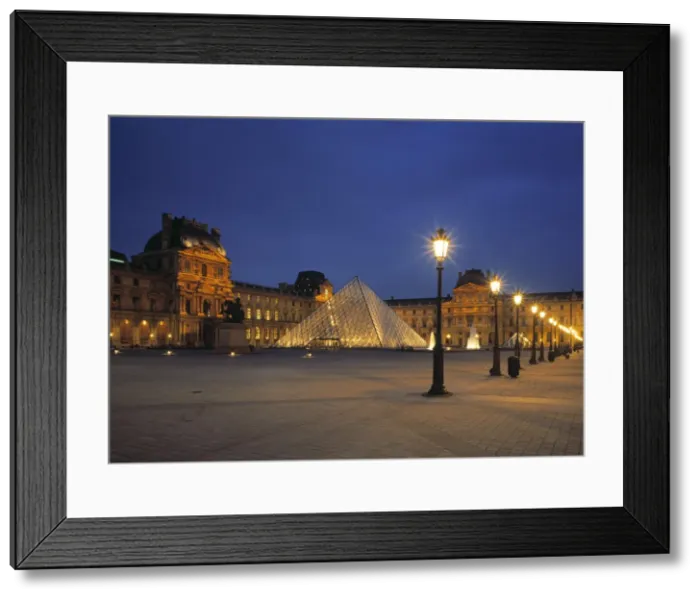 Framed Print : Le Louvre, Paris Framed Print : Le Louvre, Paris