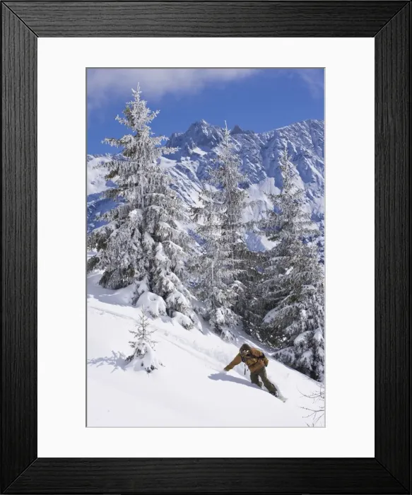 Framed Print : Skiers on the Argentiere Glacier, Chamonix, France (MR) Framed Print : Skiers on the Argentiere Glacier, Chamonix, France (MR)