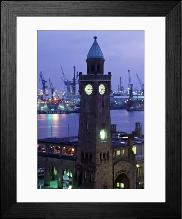 Framed Print : Landungsbrucken Framed Print : Landungsbrucken