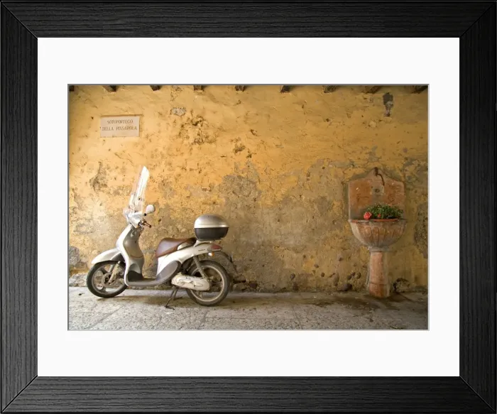Framed Print : Lazise, Lago di Garda, Veneto, Italy Framed Print : Lazise, Lago di Garda, Veneto, Italy