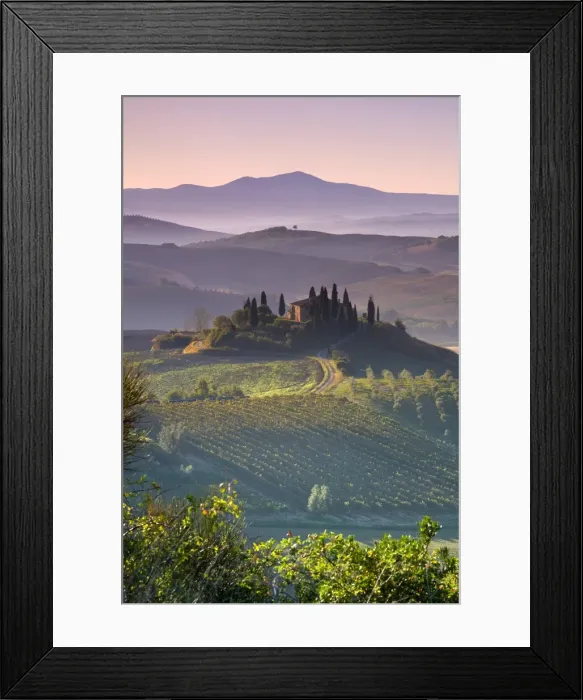 Framed Print : Farmhouse, Val d Orcia Framed Print : Farmhouse, Val d Orcia