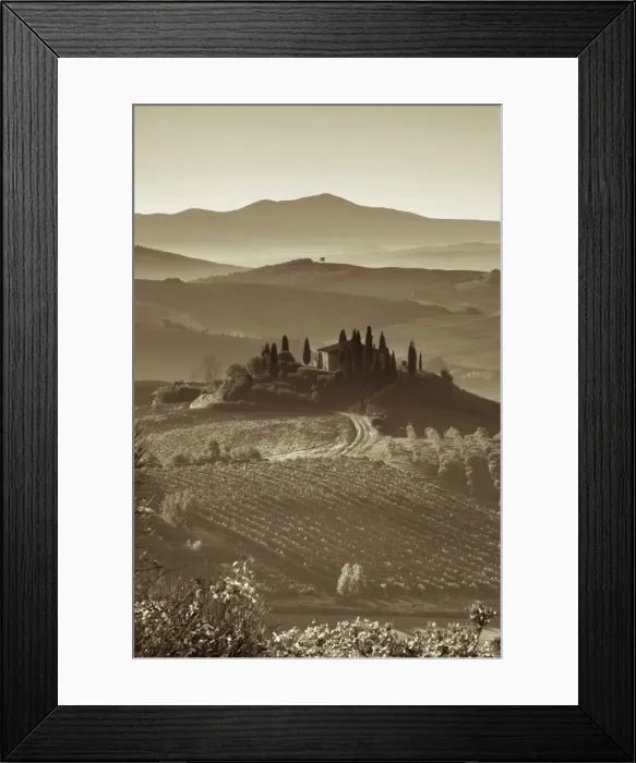 Framed Print : Farmhouse, Val d Orcia Framed Print : Farmhouse, Val d Orcia