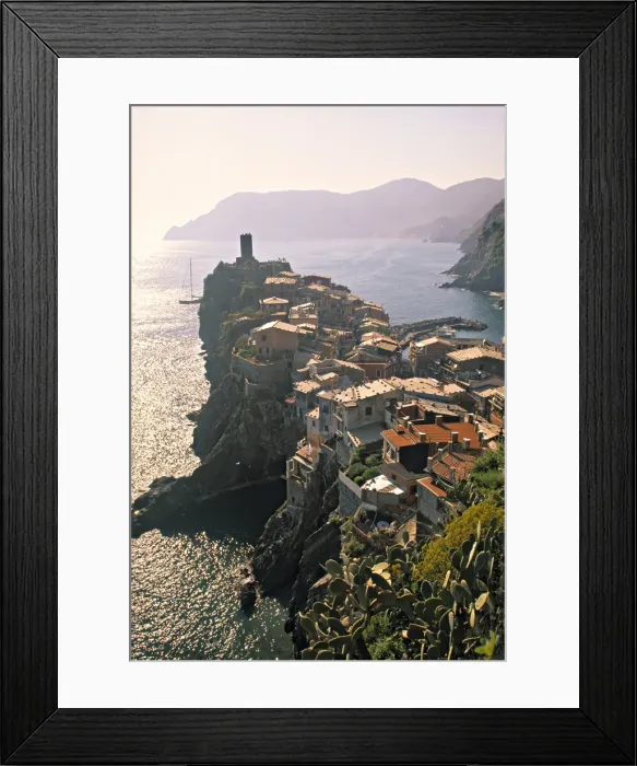 Framed Print : Vernazza, Riviera di Levante Framed Print : Vernazza, Riviera di Levante