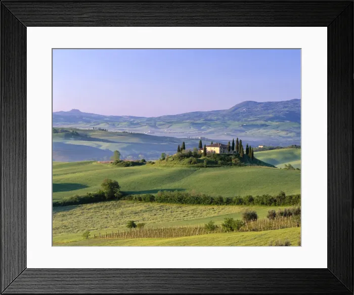 Framed Print : Val d Orcia / Countryside View / Farmhouse & Green Grass & Hills Framed Print : Val d Orcia / Countryside View / Farmhouse & Green Grass & Hills