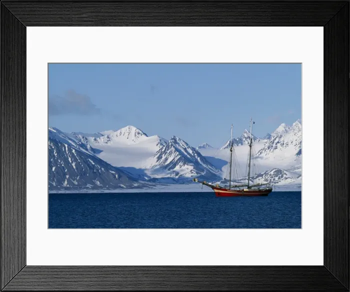 Framed Print : Noordelicht at anchor off the west coast of Spitsbergen Framed Print : Noordelicht at anchor off the west coast of Spitsbergen