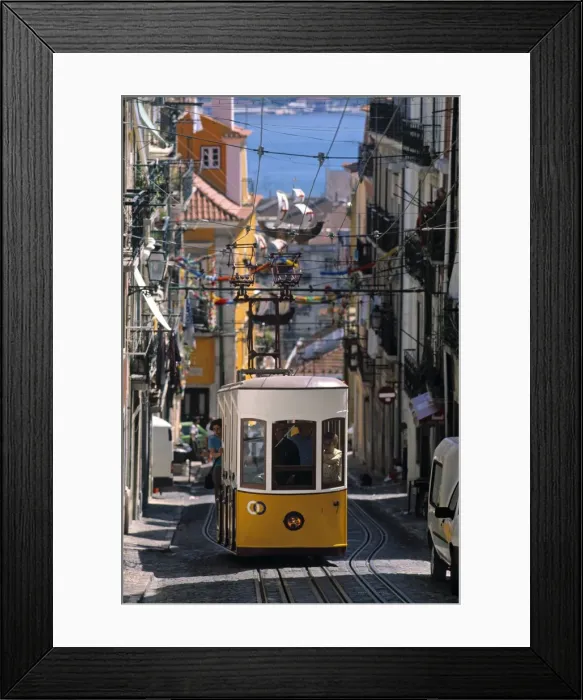 Framed Print : Tram (Elavador da Encarnacao) Framed Print : Tram (Elavador da Encarnacao)