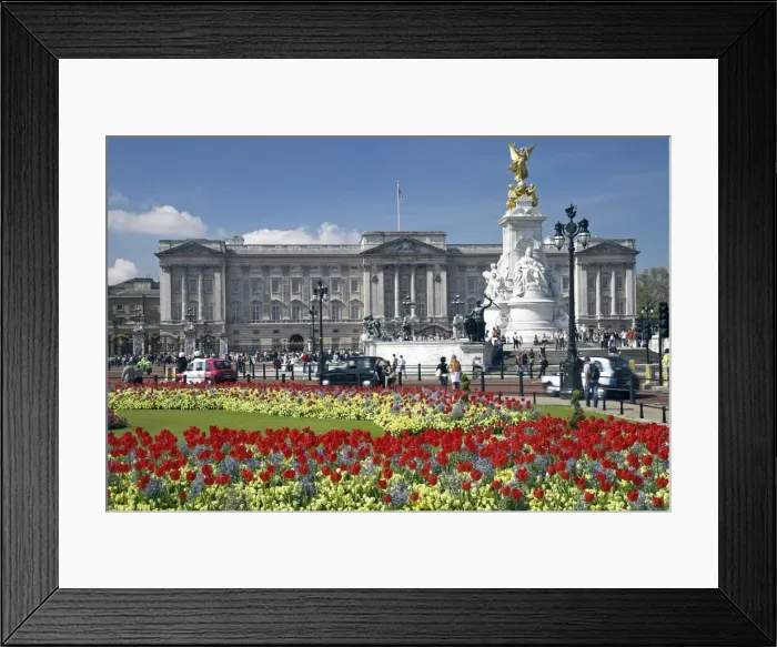 Framed Print : Buckingham Palace is the official London residence Framed Print : Buckingham Palace is the official London residence